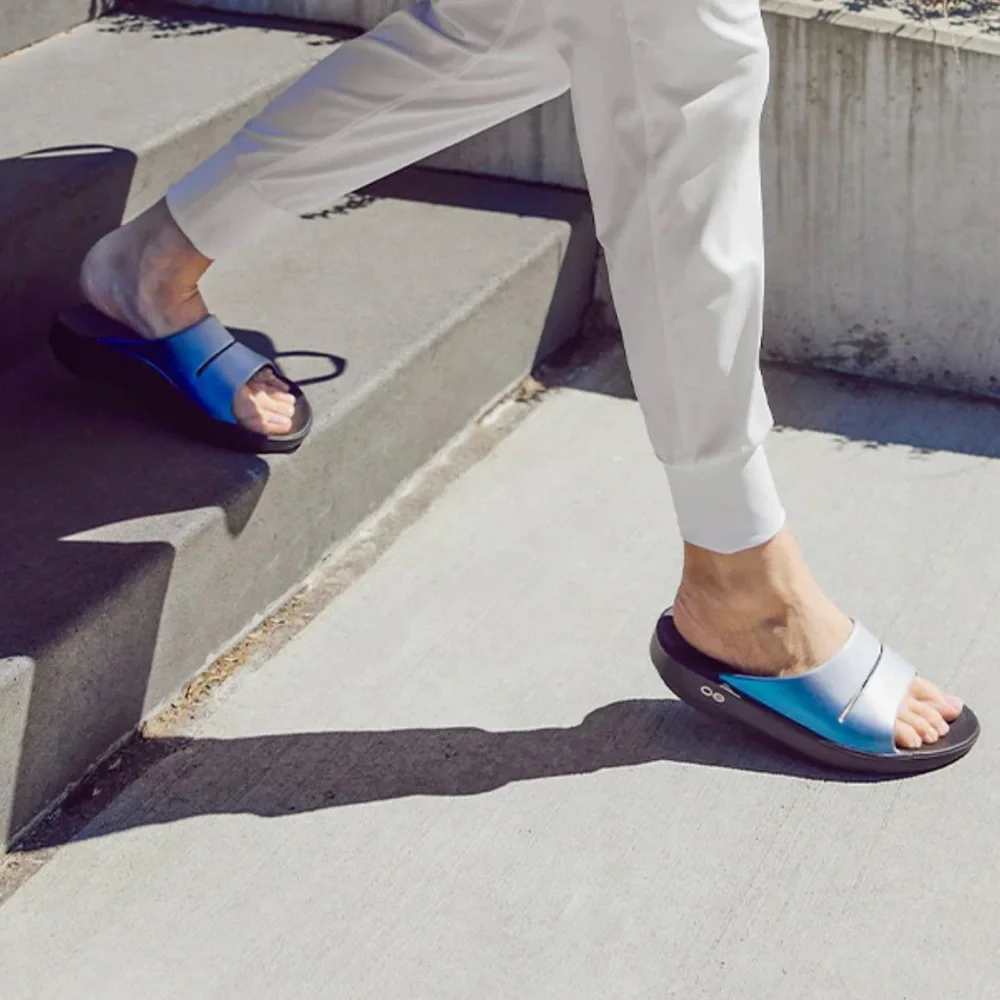 OOFOS Slides - Picture 2 of 14